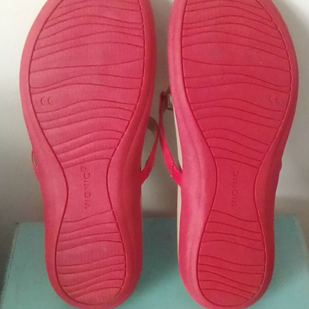 Vionic Mirage Raysa sandals in marigold - Picture 6 of 9